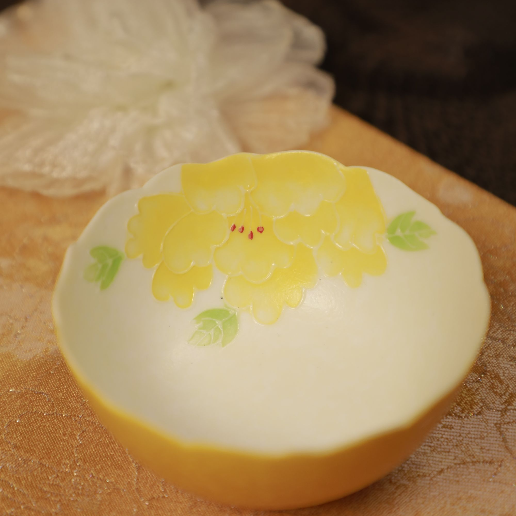 （三柒）黄牡丹-釉下彩手绘普洱宽口花边杯