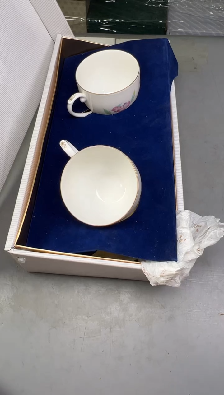 瓷片酒****?032中古产品，默认微瑕，谨慎参拍