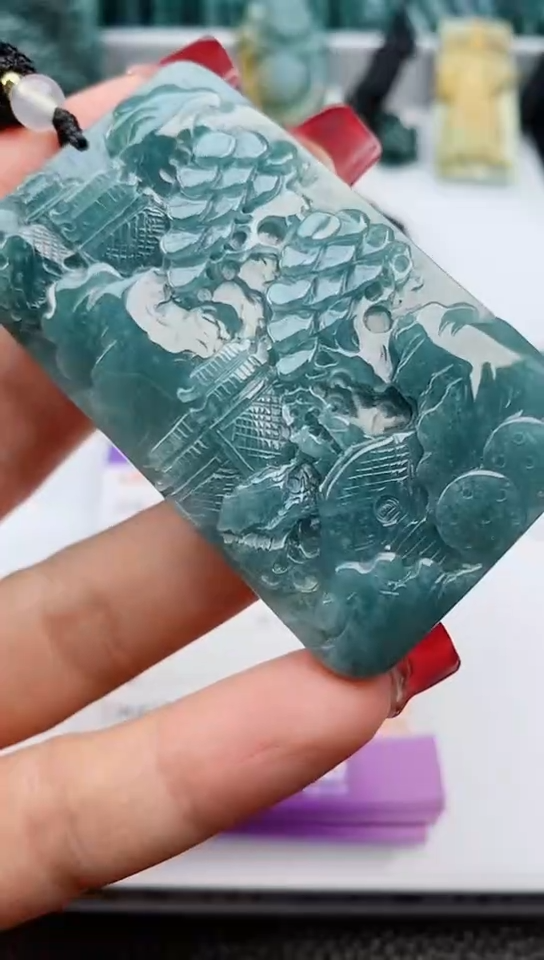 【闪购商品】翡翠颈饰未镶嵌