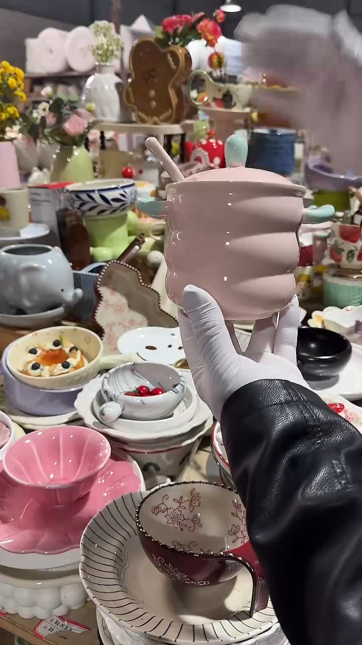 陶瓷带盖罐和勺子 微瑕凑满20元包邮