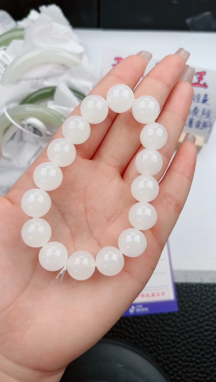 【闪购商品】石英质玉手链未镶嵌555微色差T