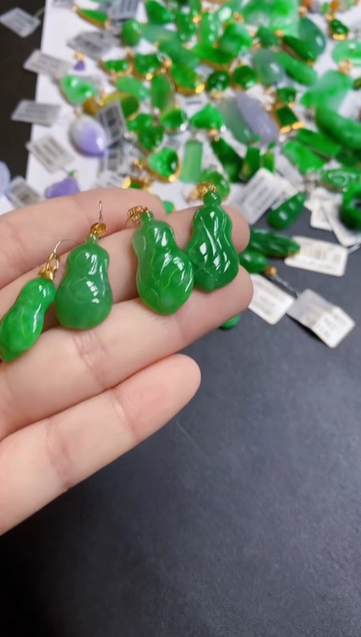 【闪购商品】翡翠颈饰18K金镶嵌白菜多样性发货发1