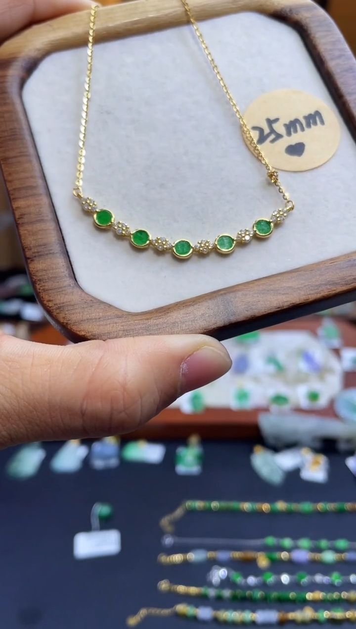 颈饰未镶嵌翡翠假一赔三