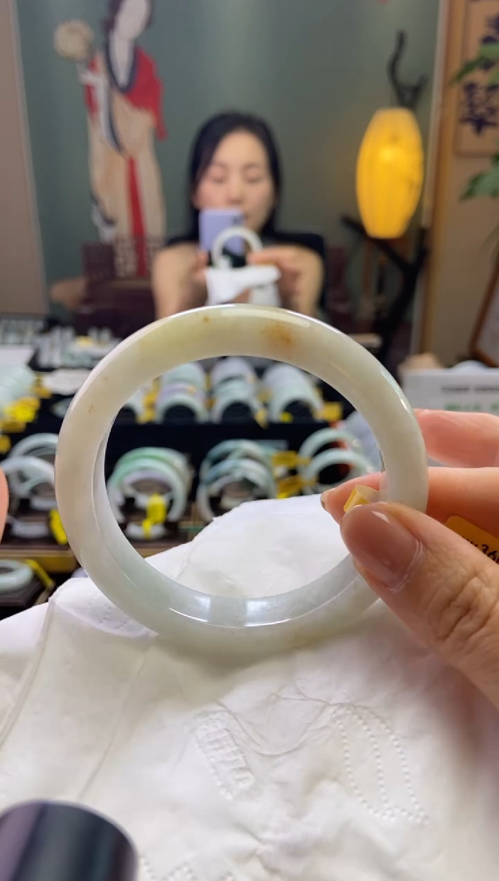 翡翠手镯未镶嵌58圈口t