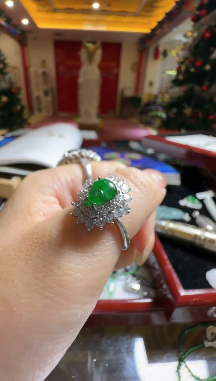 【闪购商品】翡翠吊坠(不含链)未镶嵌翡翠