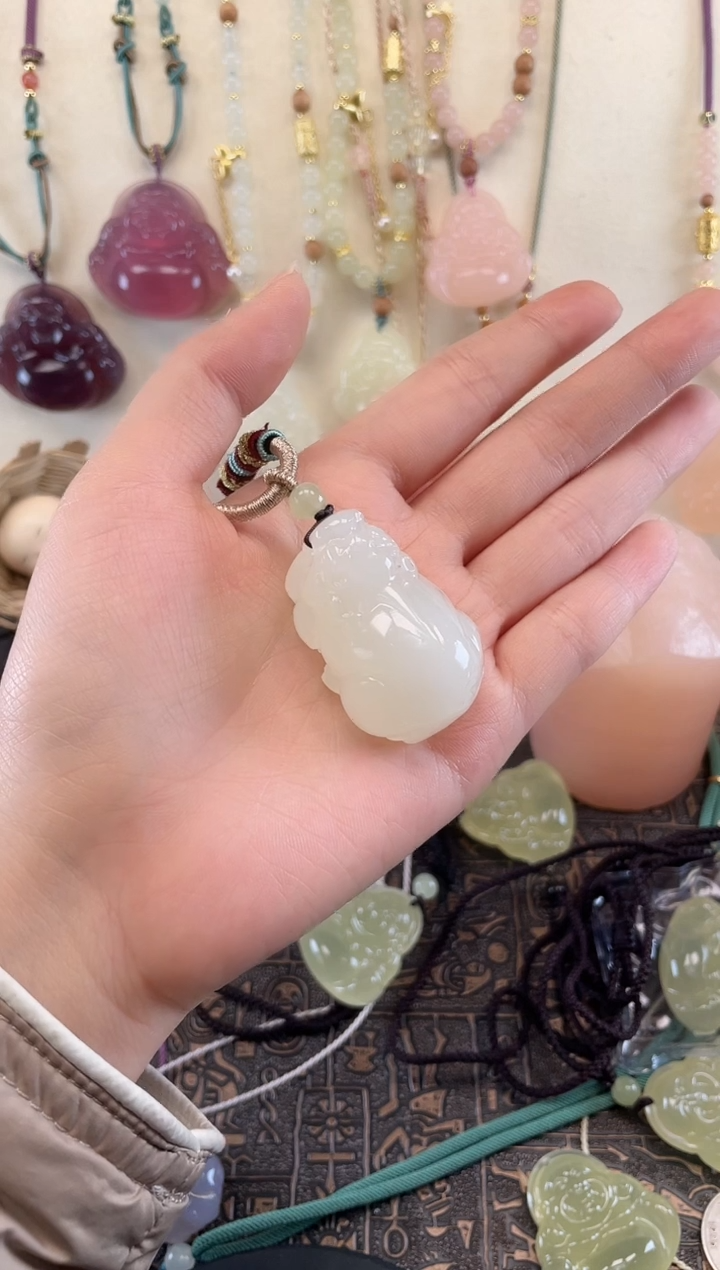 毛衣链未镶嵌石英质玉天然晴水貔貅吊坠