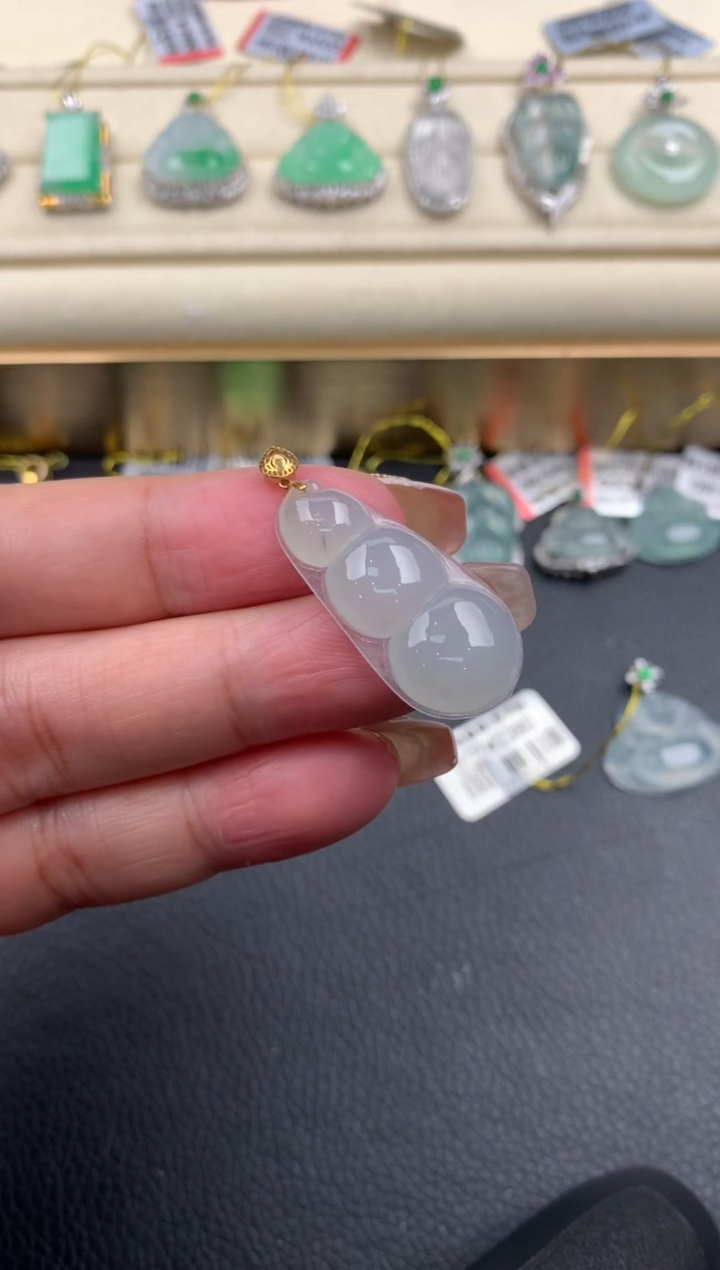 【闪购商品】翡翠颈饰18K金镶嵌Q99       