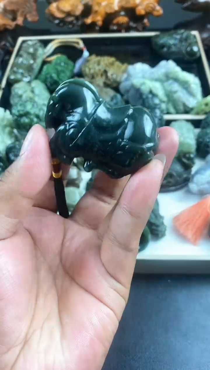 和田玉未镶嵌颈饰1
