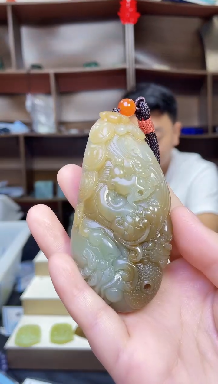 和田玉未镶嵌颈饰1