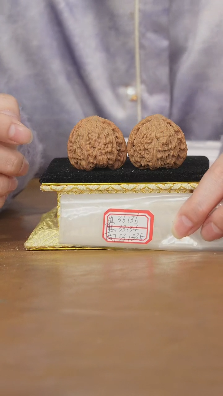 把件文玩核桃密纹狮子头