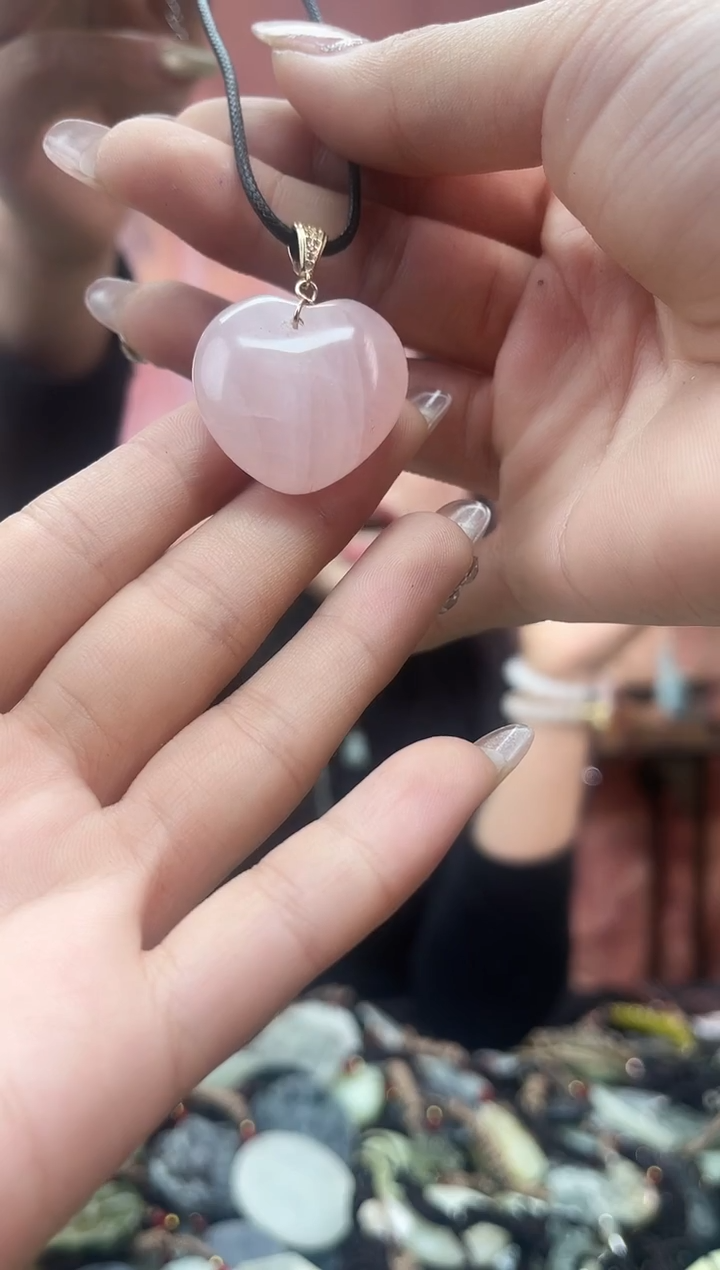 吊坠(赠链)未镶嵌水晶`