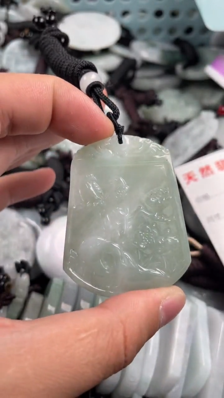 翡翠未镶嵌吊坠(不含链)1