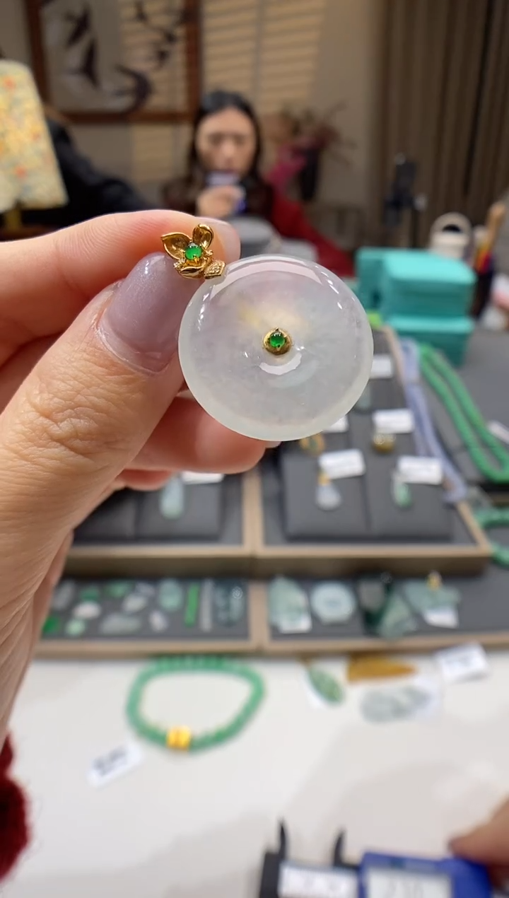 【闪购商品】翡翠颈饰18K金镶嵌平安扣