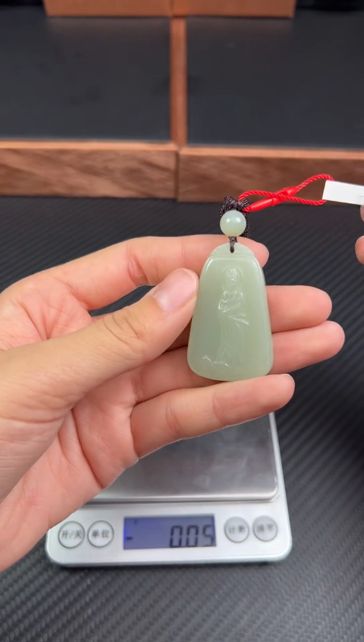【闪购商品】和田玉吊坠(赠链)未镶嵌且末微色差近矿