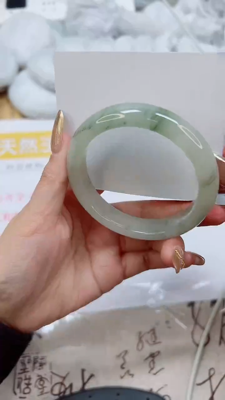 【闪购商品】石英质玉手镯未镶嵌K253-58.4