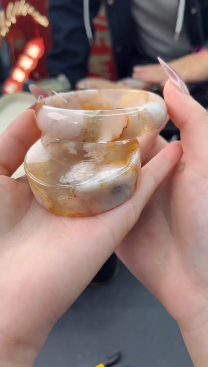 【闪购商品】石英质玉手镯未镶嵌赠送镯心（58圈口）