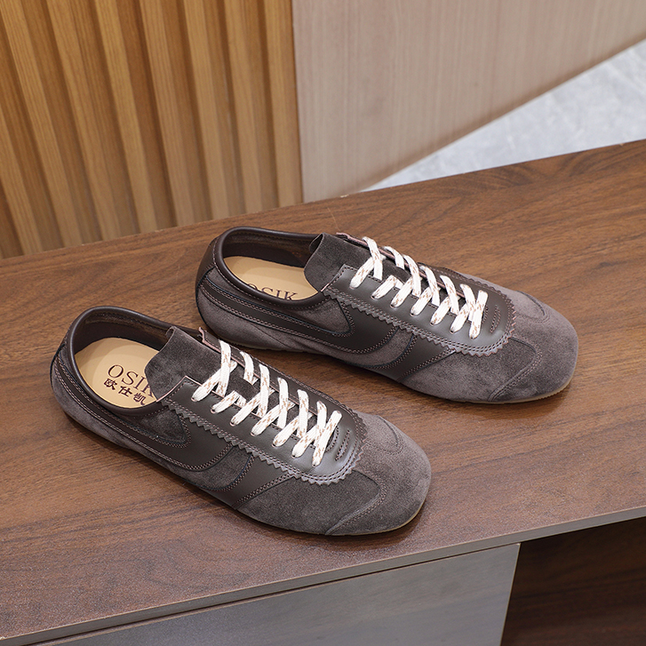 2025秋冬季新款男鞋真皮复古德训鞋百搭透气阿甘鞋平底休闲运动鞋