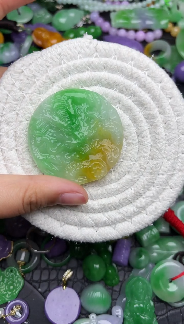 颈饰未镶嵌翡翠缅甸翡翠吊坠