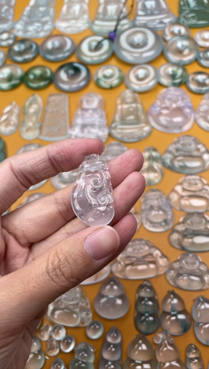 翡翠未镶嵌吊坠(不含链)如意