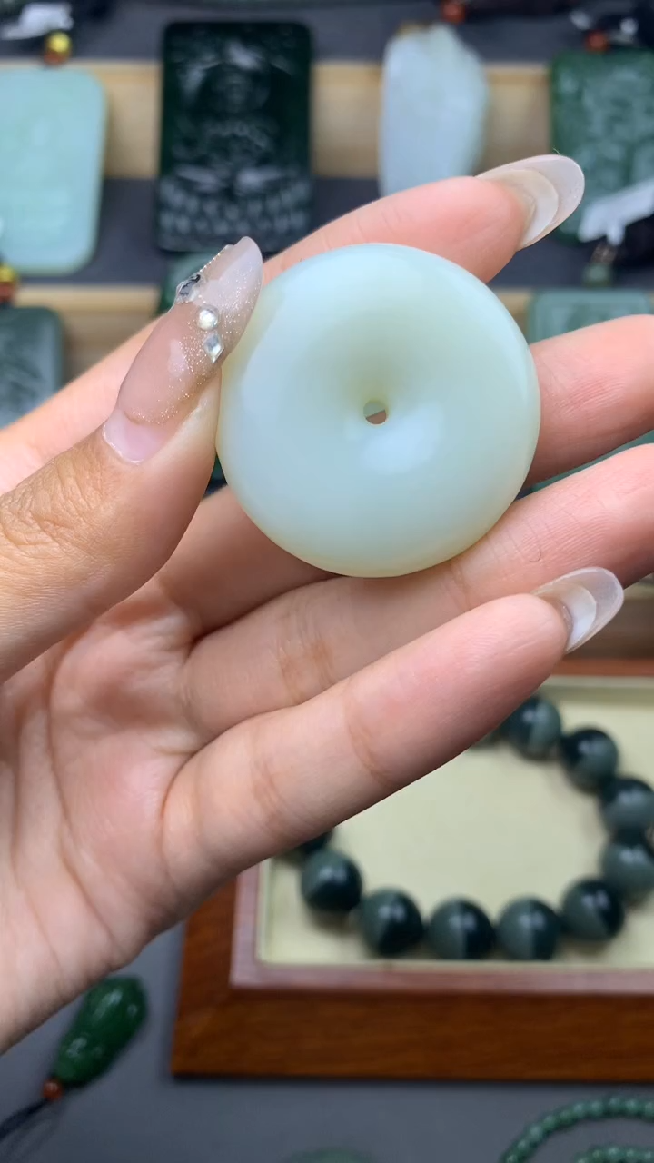 【闪购商品】定制和田玉挂件拍一发一不退不换