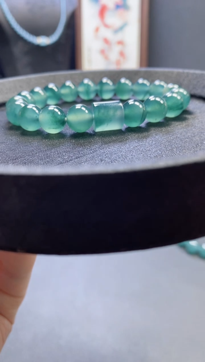 颈饰未镶嵌翡翠0786169403（高冰飘绿卡10手串）