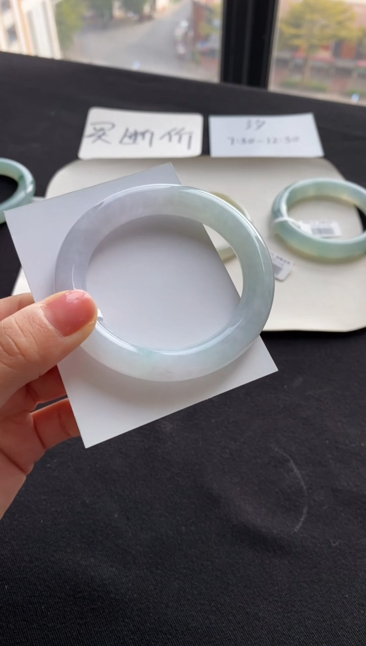 【闪购商品】翡翠手镯（圆镯）未镶嵌52圆条--不退不换