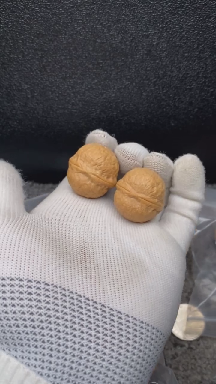 【闪购商品】文玩核桃把件蛇皮球
