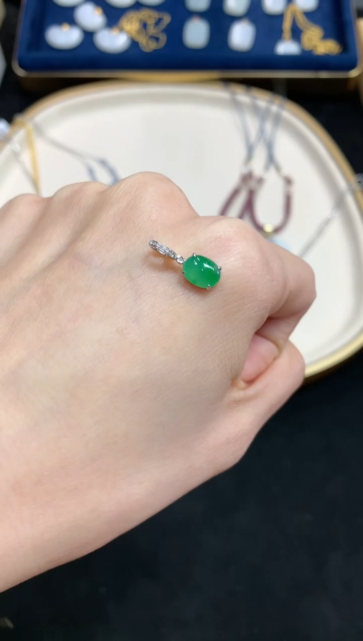 【闪购商品】翡翠吊坠(不含链)18K金镶嵌W380|1980