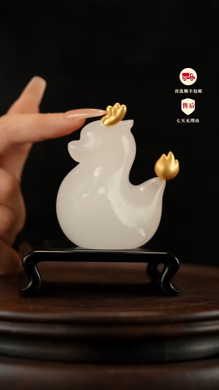 云南石竹叶青雕刻：小白龙摆件
