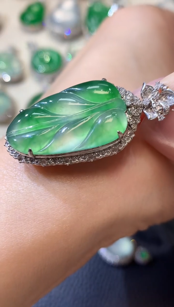 【闪购商品】翡翠吊坠(不含链)18K金镶嵌C51