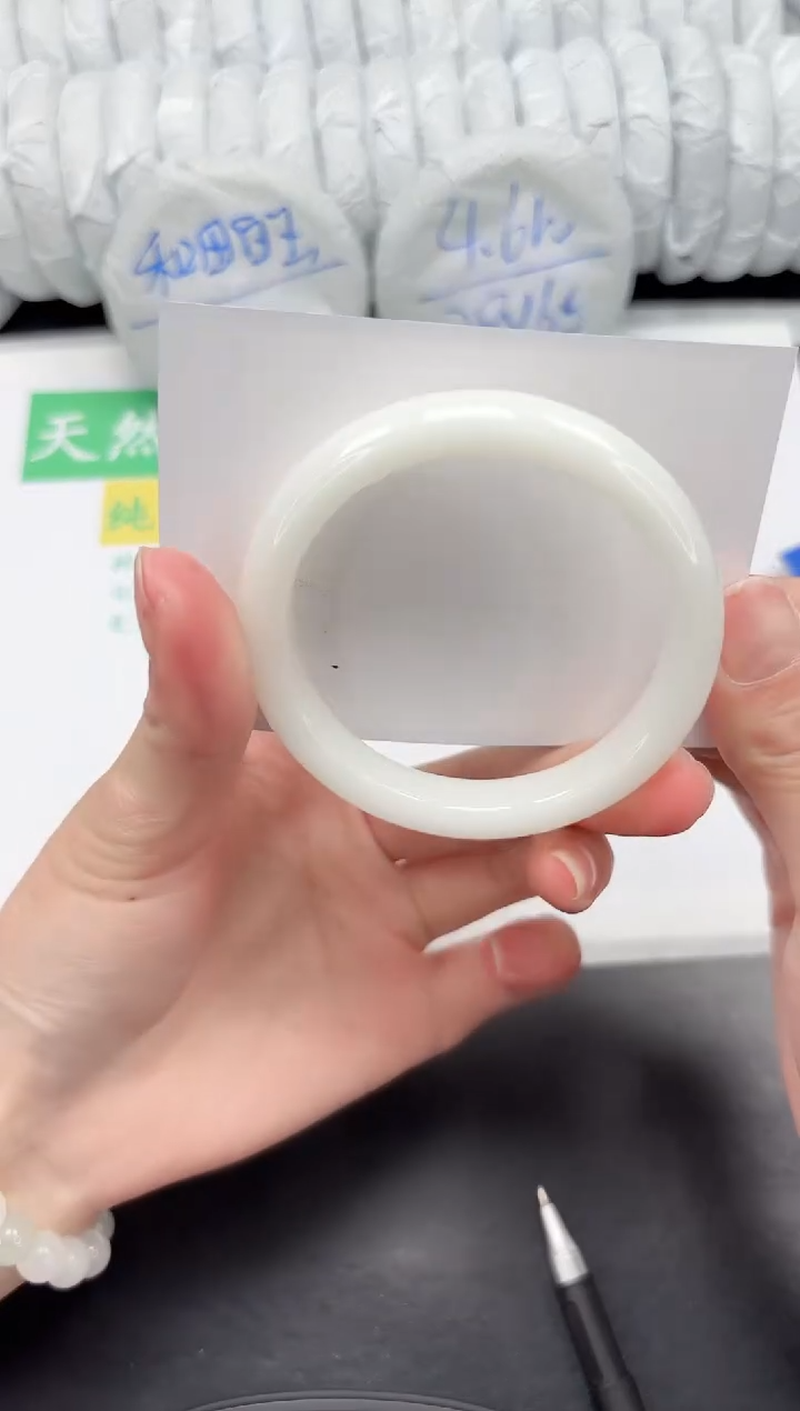 【闪购商品】石英质玉手镯未镶嵌179-54.7