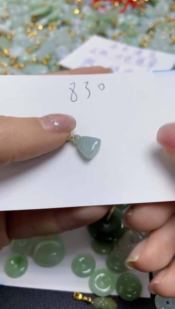 【闪购商品】翡翠颈饰合金天然翡翠A货