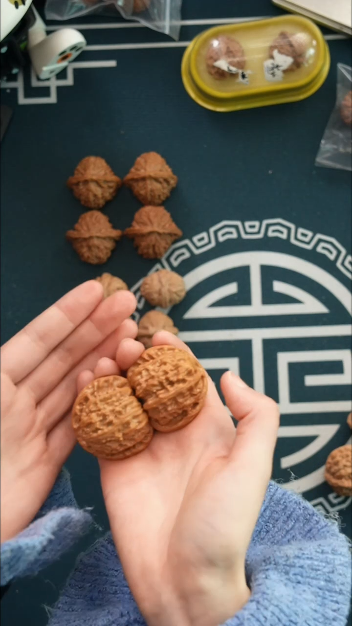 吊坠文玩核桃小*一三角白42全