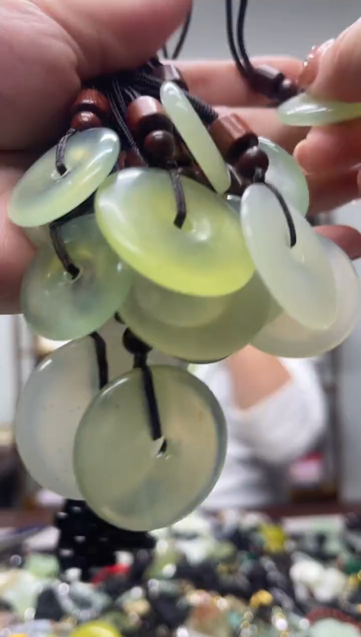 未镶嵌岫玉吊坠·