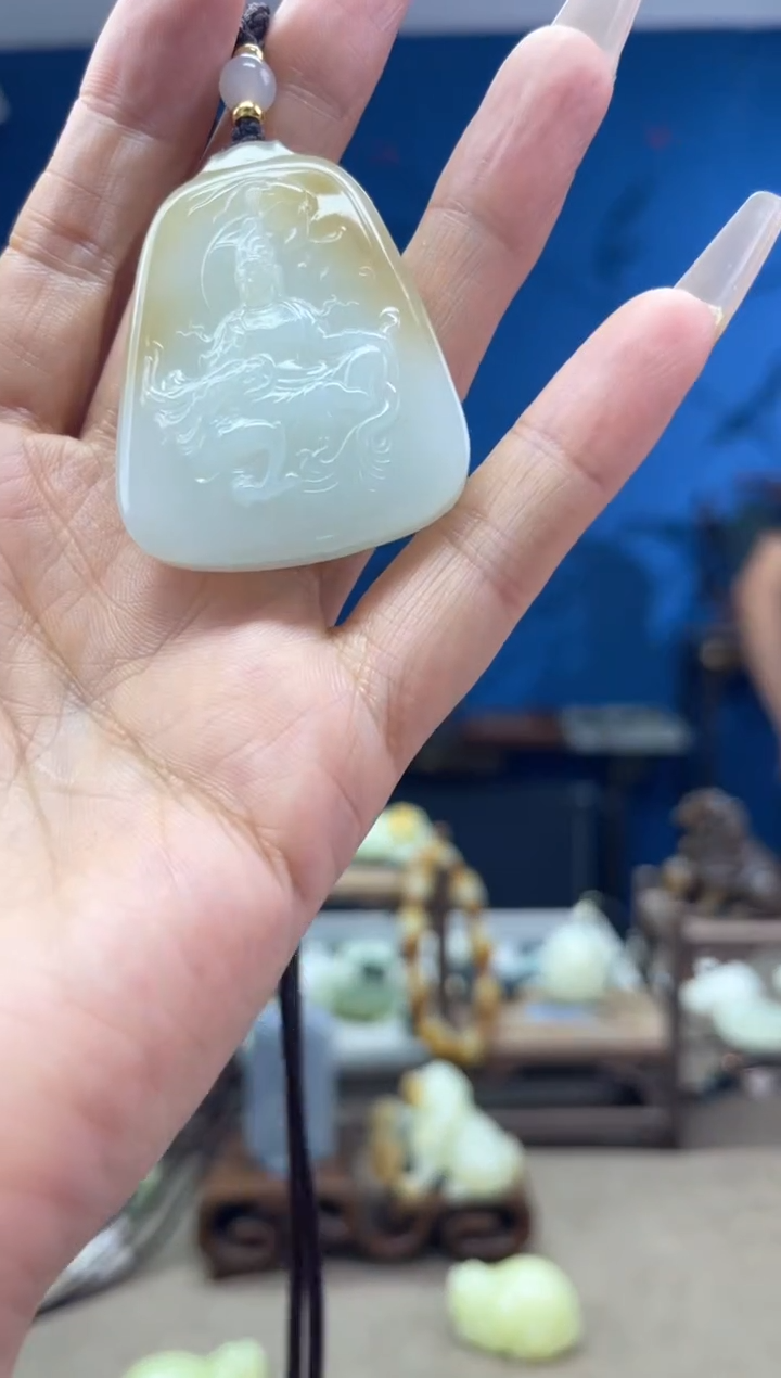 和田玉未镶嵌颈饰1
