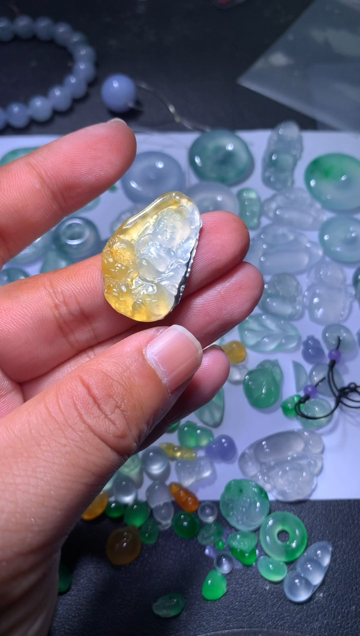 【闪购商品】翡翠颈饰未镶嵌文书菩萨