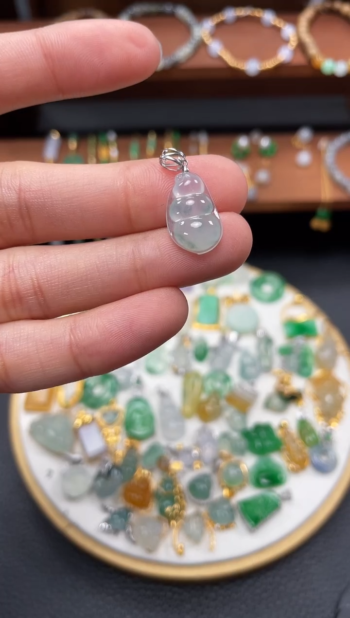 【闪购商品】翡翠吊坠(不含链)18K金镶嵌一个   JK720