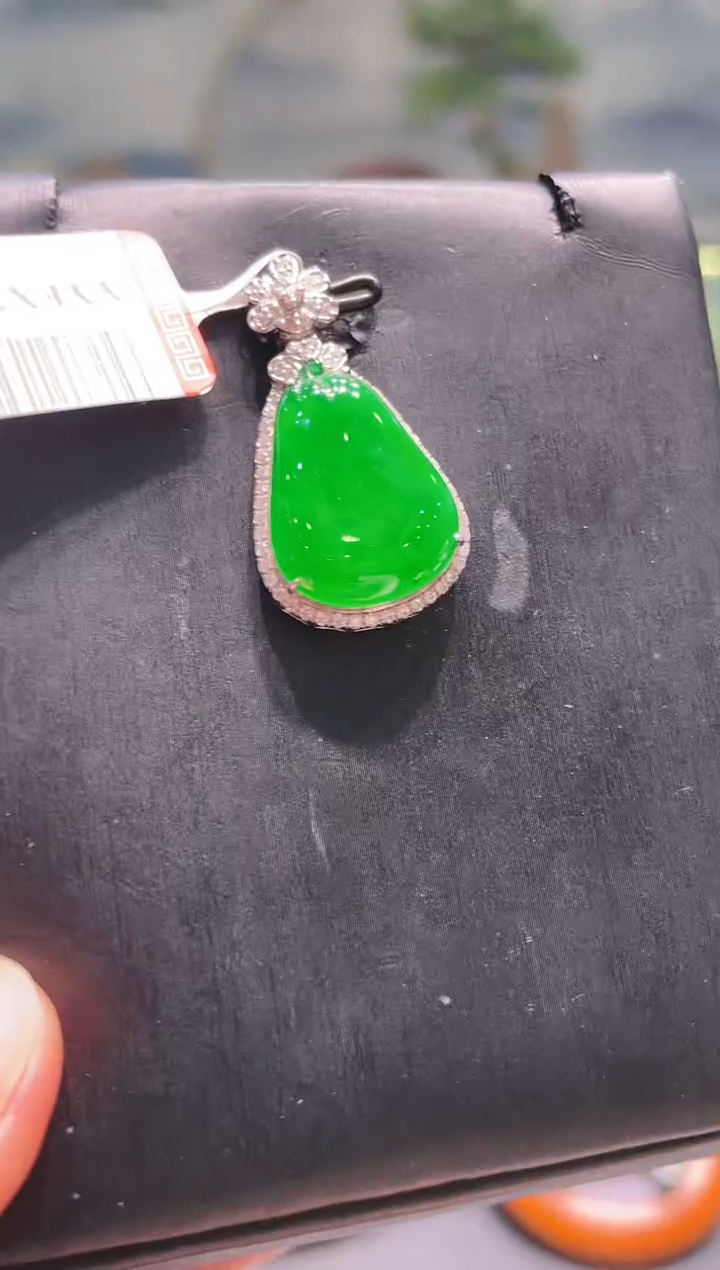 【闪购商品】翡翠颈饰18K金镶嵌A21天然A货翡翠