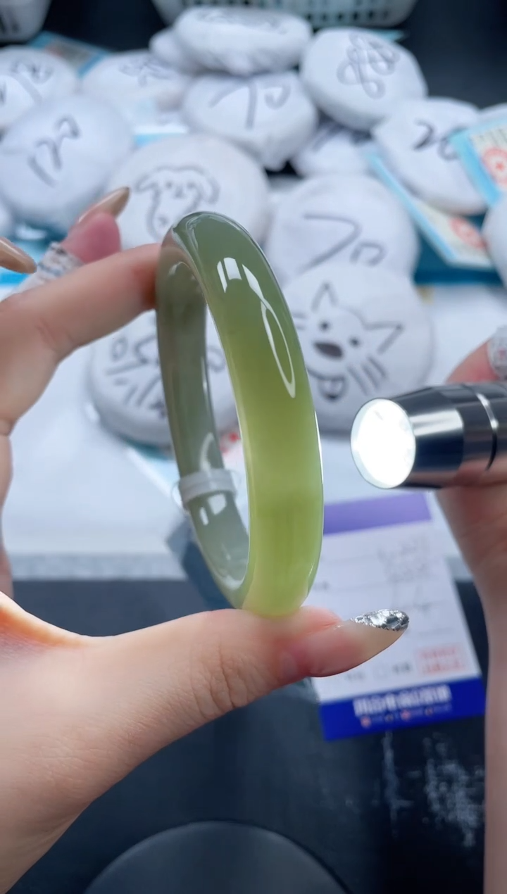 和田玉手镯未镶嵌29V201-61