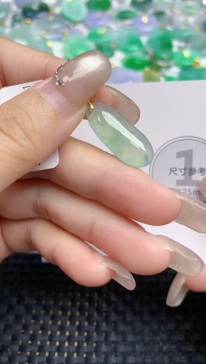 颈饰18K金镶嵌翡翠天然缅甸A货翡翠百元以上9元证书费自理