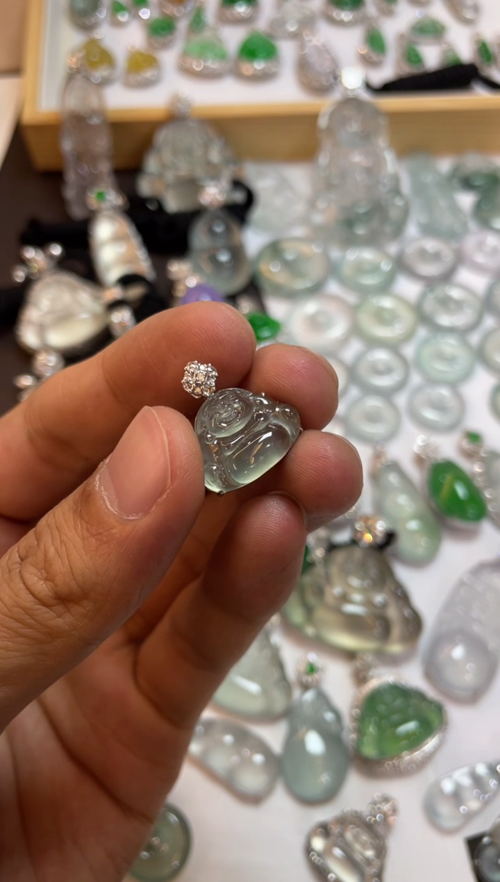 【闪购商品】翡翠吊坠(不含链)18K金镶嵌佛公