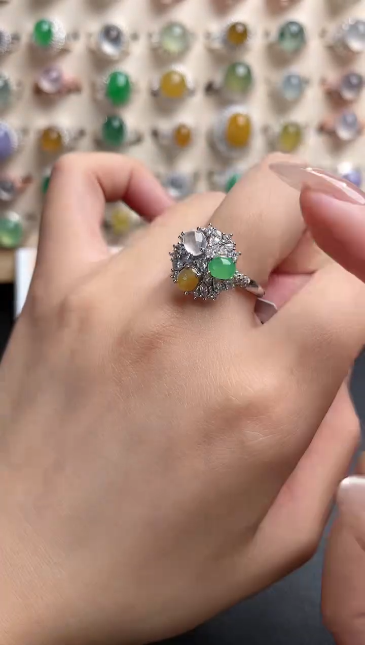 【闪购商品】翡翠戒指银S925镶嵌一物一证一礼盒