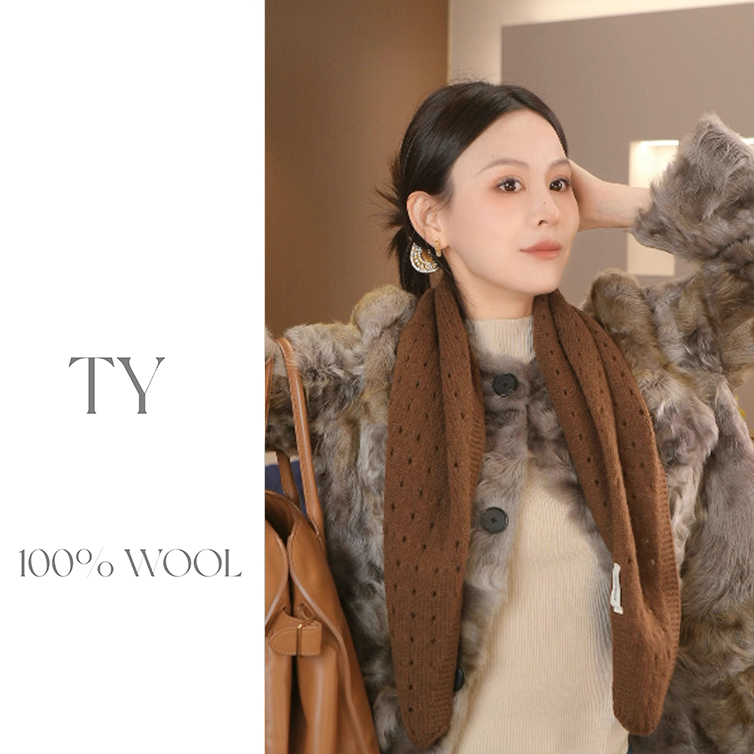 太一 高定全羊毛洞洞款围巾百搭多戴穿搭神器~