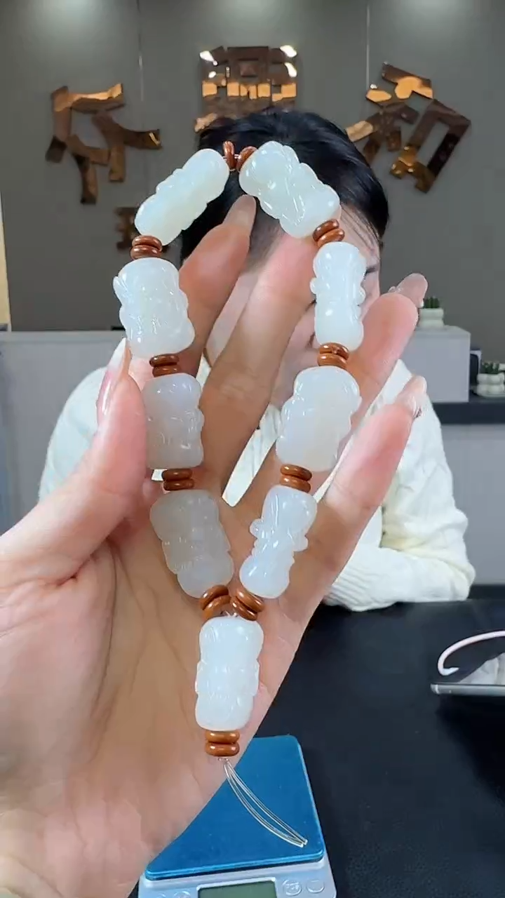 【闪购商品】和田玉颈饰未镶嵌手串