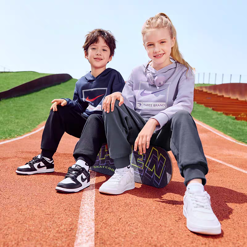 Nike耐克运动时尚秋冬季休闲儿童百搭舒适套装RWN-TP-1491