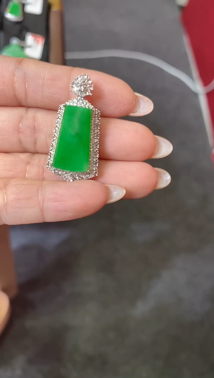 吊坠(不含链)18K金镶嵌翡翠无事牌