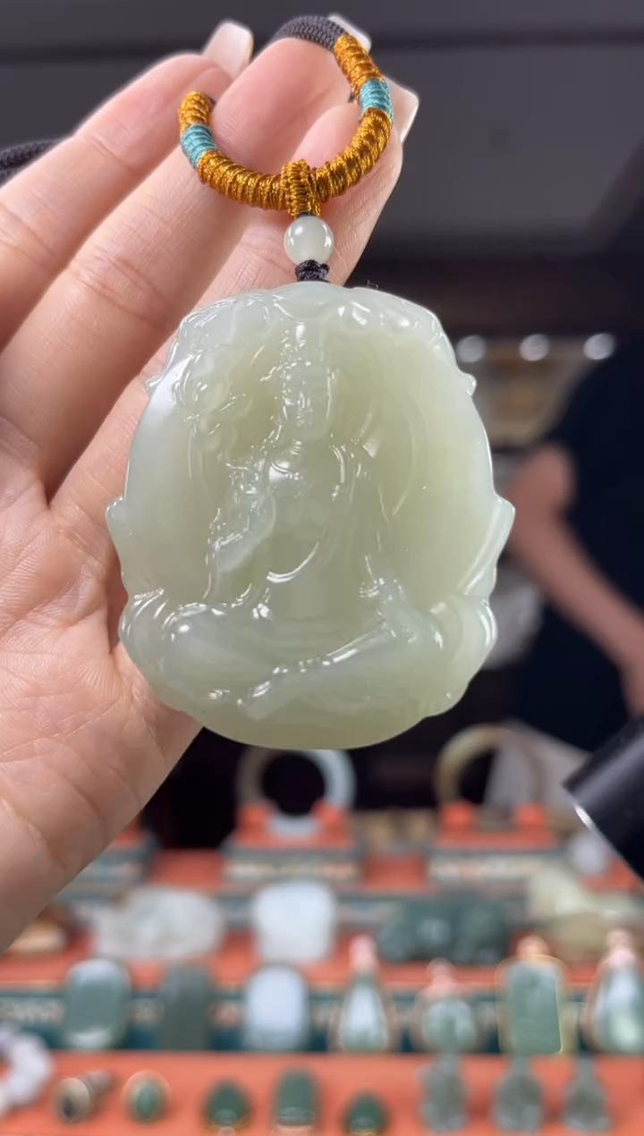 颈饰未镶嵌和田玉佩佩马