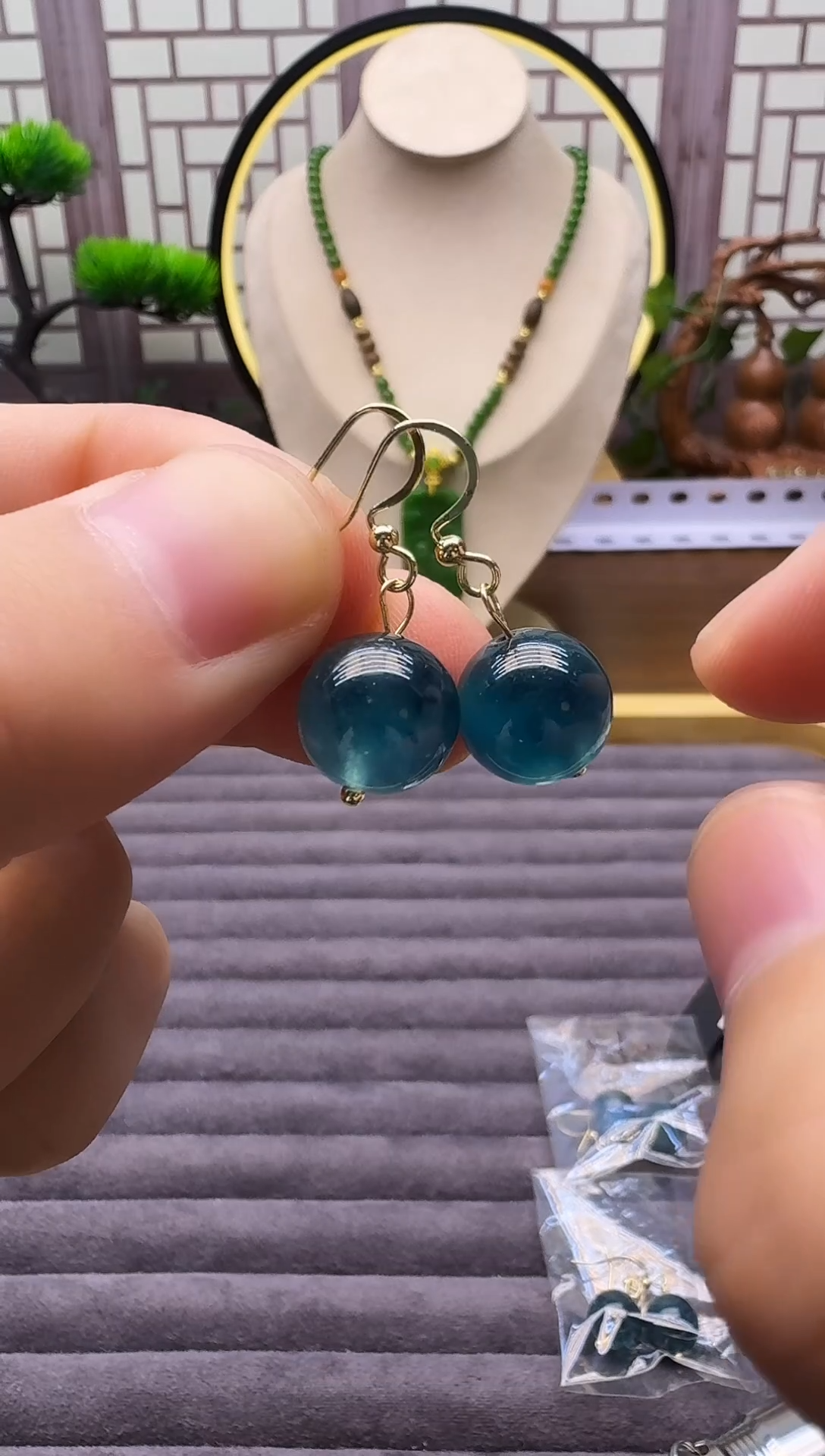 14K金镶嵌翡翠耳饰E98       