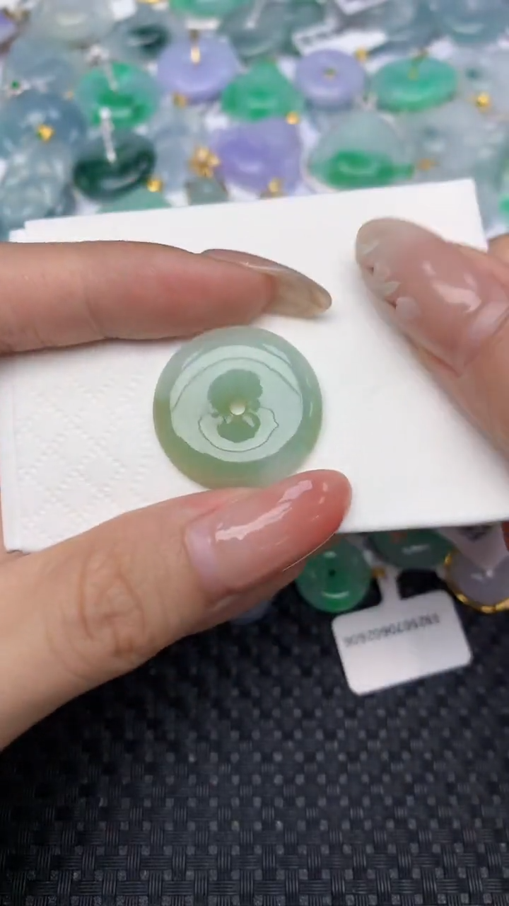 翡翠未镶嵌颈饰天然翡翠a货