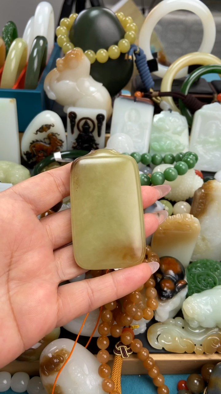 未镶嵌手串和田玉吊坠